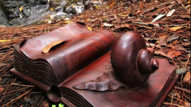 La Casa de Colón, en La Gomera, acoge una exposición de James Kline que fusiona escultura y música