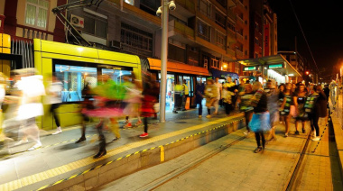 Tranvías dobles y refuerzo del servicio durante el Carnaval en Santa Cruz