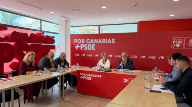 El PSOE presenta a los sindicatos y agentes sociales su decreto para la transformación socioeconómica de Canarias