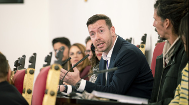 Unidas se puede La Laguna propone analizar si las paradas de guagua protegen realmente del sol, la lluvia y el viento