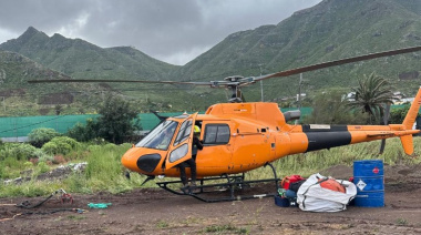 El Cabildo de Tenerife utiliza helicópteros para las obras de estabilización del talud de la TF-13 en Bajamar