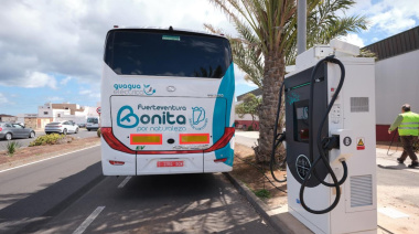 El Cabildo de Fuerteventura adquiere las primeras guaguas 100% eléctricas que operarán en el servicio de transporte público insular