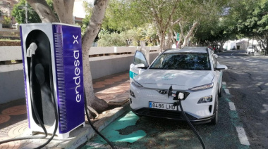 El Cabildo de Fuerteventura pone en servicio un nuevo punto de recarga de vehículos eléctricos en Pájara