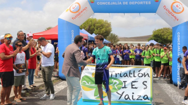 Canarias encumbra la historia y valores del Triatlón del IES Yaiza