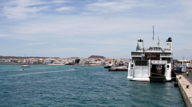 Los puertos canarios registran casi 6 millones de movimientos pasajeros en 2025