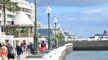 Arrecife registrará un récord en abril con 43 escalas de cruceros