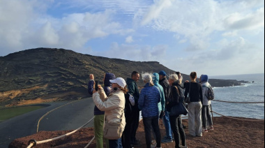 El Golfo inspira la mirada sabia de los mayores de Yaiza