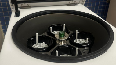 La Gerencia Sanitaria de La Gomera instala instala centrífugas de muestras de sangre en las zonas básicas de salud