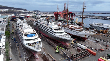 Astican repara simultáneamente cinco cruceros de lujo en seco en el Puerto de Las Palmas