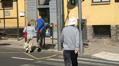 La Orotava instala sistemas acústicos en sus semáforos para mejorar la seguridad de las personas con discapacidad visual