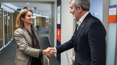 La comisaria Ribera se compromete con Clavijo a estudiar una exención de las tasas de emisiones en Canarias tras 2030