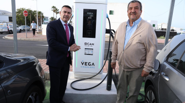El Cabildo de Lanzarote instala nuevos puntos de recarga para vehículos eléctricos en todos los municipios