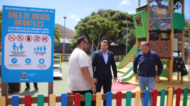 Yaiza moderniza y mantiene sus áreas de juego infantiles