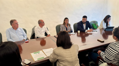El Ejecutivo y el Cabildo de La Palma avanzan con ayuntamientos y el sector en un modelo de transporte a demanda