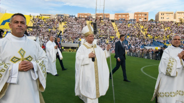 El Papa se despide de Gran Canaria recordando que "La dignidad no tiene pasaporte"