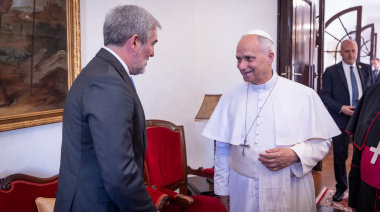 Clavijo agradece la actitud "ejemplar" del pueblo canario ante la visita del Papa León XIV