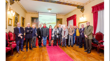 La Academia Canaria de la Lengua recibe a cuatro nuevos miembros colaboradores
