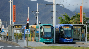 El servicio de tranvía en Tenerife activa este lunes su horario de verano