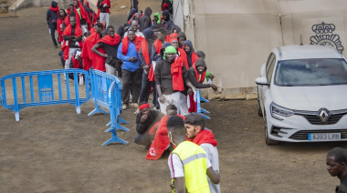 Clavijo afea el "modelo Meloni" del pacto de asilo y avisa de que los migrantes se acumularán en Canarias