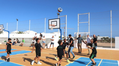 Yaiza licita por 776.000 euros el mantenimiento de parques infantiles y canchas deportivas