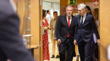 Hacienda busca reactivar la agenda autonómica en verano: cita a las CCAA por la financiación y acelera la quita de deuda