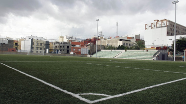 Santa Cruz transforma la inversión pública en energía limpia en cuatro campos de fútbol