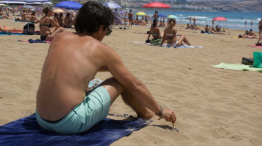 La aprobación en segunda vuelta del proyecto de ley de tabaco amplía a las playas los espacios libres de humo