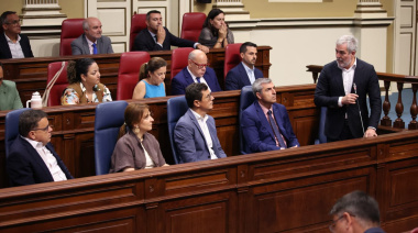 Canarias aprueba la ley que agiliza las licencias urbanísticas y la construcción de vivienda protegida y asequible
