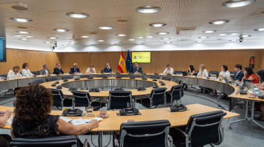 El Gobierno, a petición de asociaciones de personas mayores y usuarios financieros, impulsará la tramitación de la Autoridad de Defensa del Cliente Financiero en septiembre