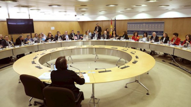 Canarias avalará la nueva financiación con la consejera Lady Barreto (CC) y no con Asián (PP), titular de Hacienda