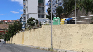 El Ayuntamiento de Las Palmas de Gran Canaria mejora la imagen urbana de El Batán con la rehabilitación de muros y espacios públicos