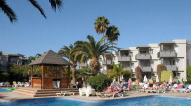 Las pernoctaciones en apartamentos en Canarias superan los 2 millones en junio, con 311.575 viajeros