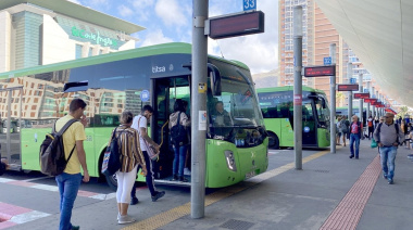 El uso de la guagua crece un 4,3% interanual en junio en Canarias y alcanza los 8,7 millones de pasajeros