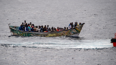 Las llegadas irregulares de migrantes a Canarias caen un 59,5% respecto a 2025 con 4.808 personas hasta agosto