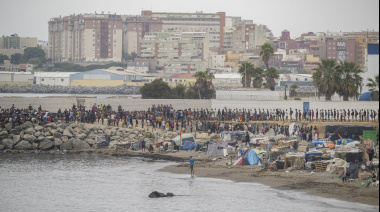 Las llegadas irregulares de migrantes a Canarias caen un 57,4% respecto a 2025 con 5.163 personas hasta el 31 de agosto