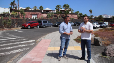Yaiza inicia el asfaltado en Las Coloradas invirtiendo un millón de euros