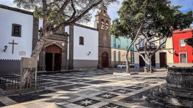El Ayuntamiento de Las Palmas de Gran Canaria promueve la adopción responsable y el cuidado animal en ‘De patas por Vegueta’, un encuentro por el bienestar de las mascotas