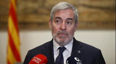 El Ejecutivo regional muestra su preocupación por el "brote migratorio" que padece Canarias y por la "ausencia" de reacción del Gobierno de España