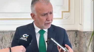 Torres anuncia que los vuelos entre La Palma, La Gomera y El Hierro serán declarados de servicio público