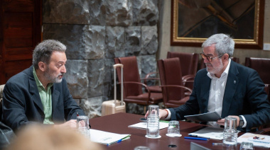 El Gobierno de Canarias reclama el "auxilio" del Estado ante su "silencio" frente al repunte migratorio