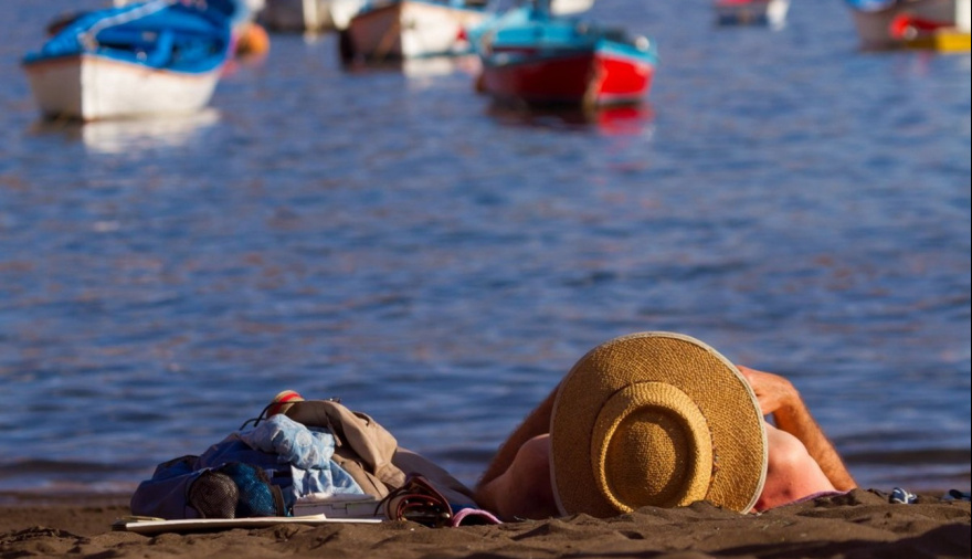 Los turistas internacionales suben un 6% en Canarias en julio y el gasto se dispara hasta 2.219 millones, un 14,1% más