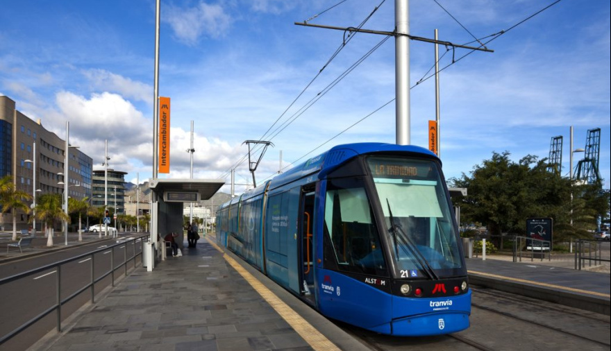 El Tranvía activa sus servicios especiales para los fines de semana de Navidad