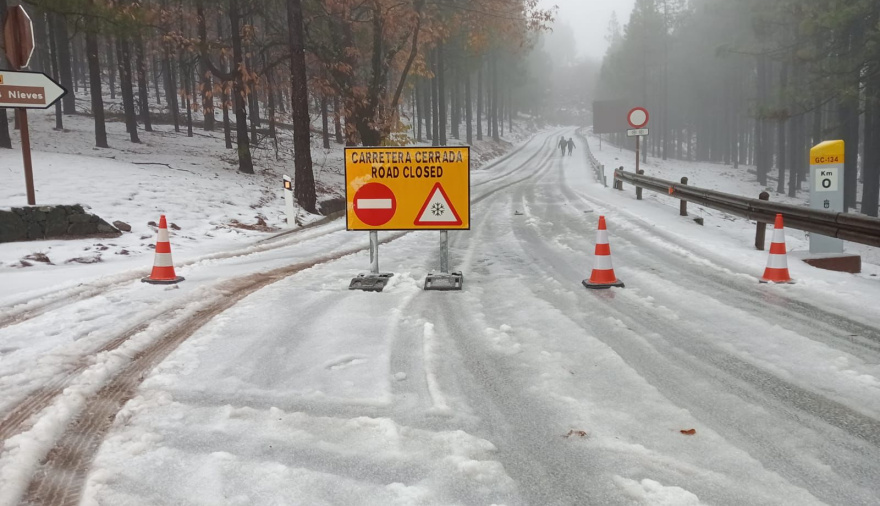 Gran Canaria y Tenerife piden no subir, por seguridad, a las cumbres a ver la nieve