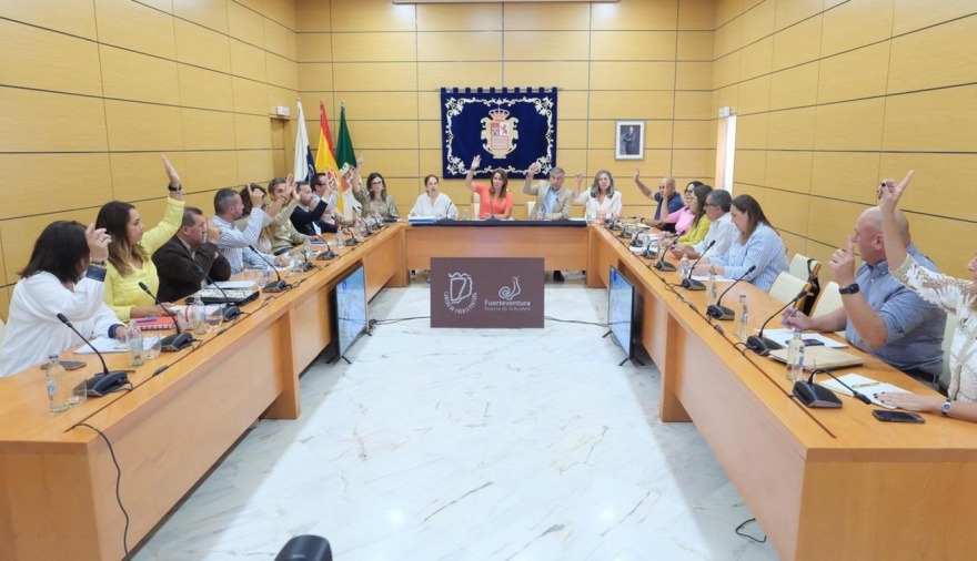 La presidenta del Cabildo de Fuerteventura cesa al consejero Matías Peña tras la ruptura entre AM-CC y ALxLAN