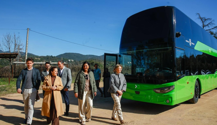 El Cabildo de Tenerife da un nuevo impulso a la capacidad de Titsa con las primeras guaguas de dos pisos de Canarias