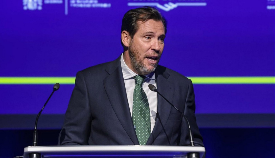 El Gobierno dice que "no es posible" la cogestión aeroportuaria y solo se abre a mejorar la coordinación con Canarias