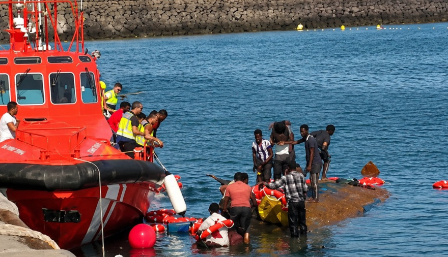 El Cabildo de El Hierro recuerda el primer aniversario del naufragio de un cayuco que dejó siete migrantes fallecidas
