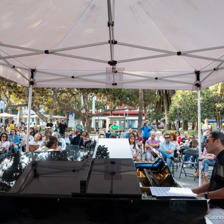 Las Palmas de Gran Canaria celebra la fiesta del piano pospuesta por la lluvia