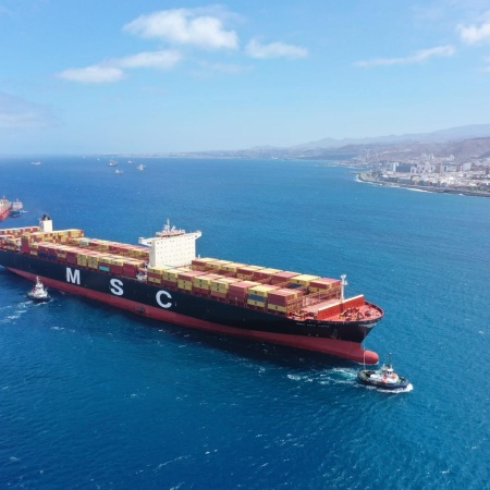 El Puerto de Las Palmas recibe al mayor portacontenedores hasta la fecha