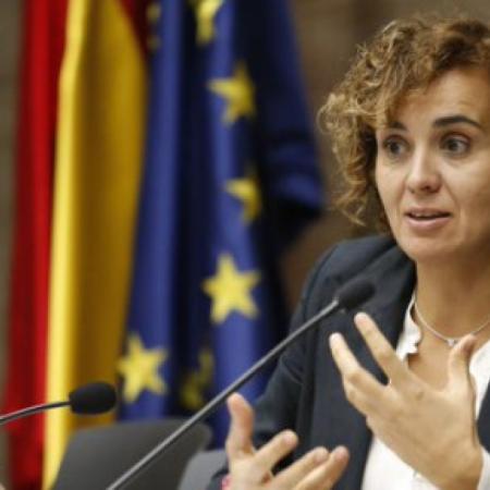 Dolors Montserrat exige a la UE que obligue a Sánchez a implementar el pacto migratorio